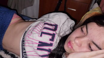 La Novia De Su Mejor Amigo XXX – Sabe Jugar Y Se Desnuda Para Él | DRGanso